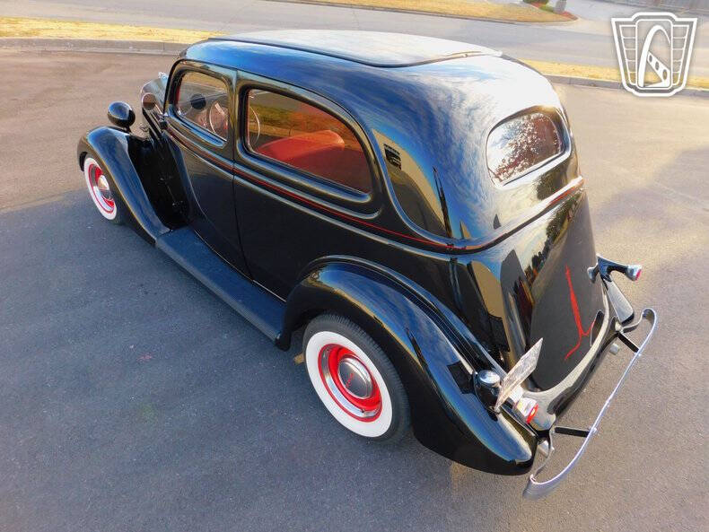 1935 Ford Tudor