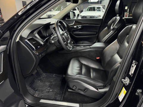 2018 Volvo XC90 T6 Momentum