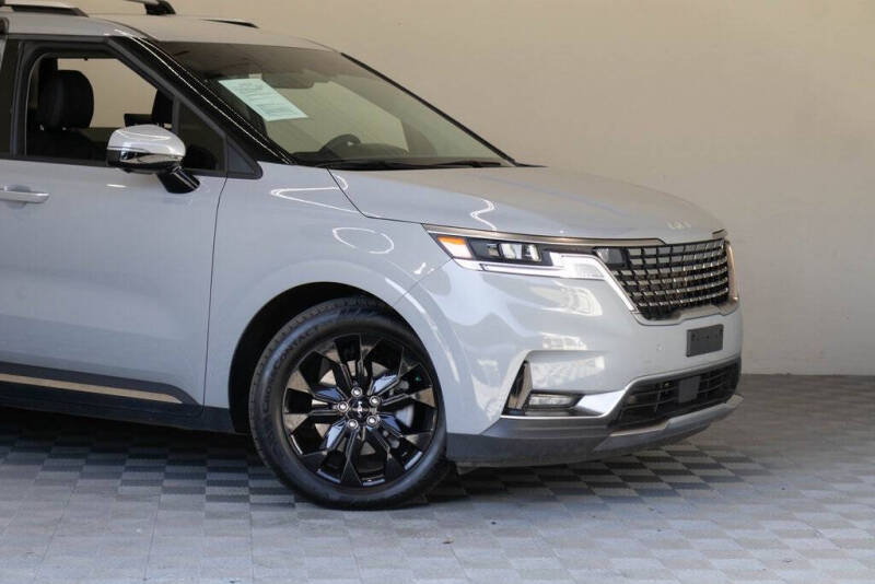2024 Kia Carnival SX