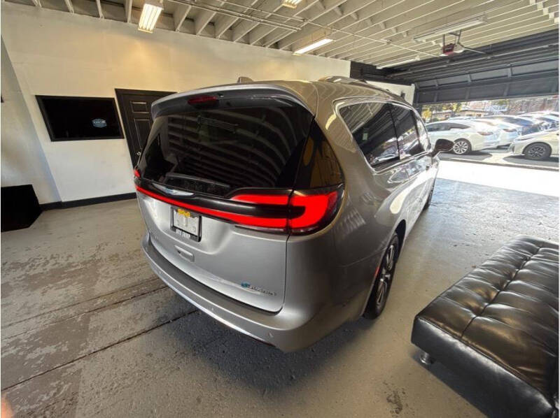 2021 Chrysler Pacifica Hybrid Touring L