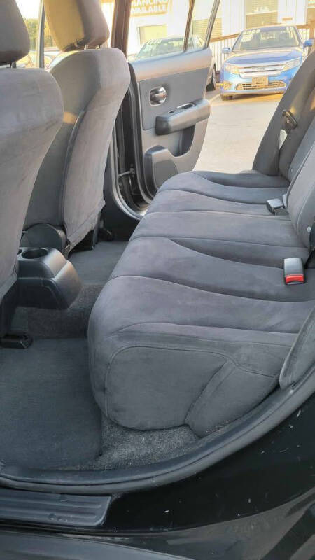 2008 Nissan Versa 1.8 SL