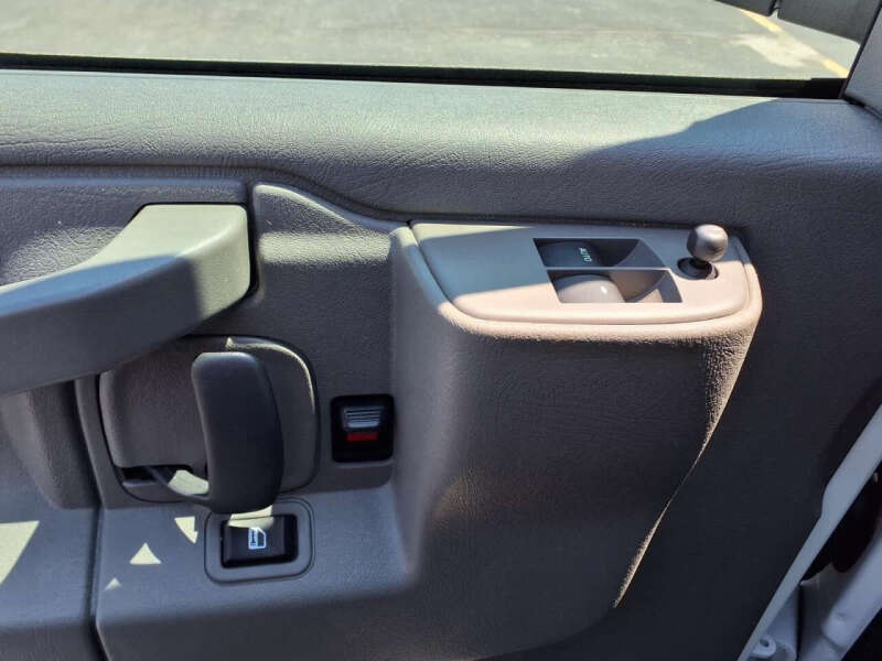 2025 Chevrolet Express LT 3500