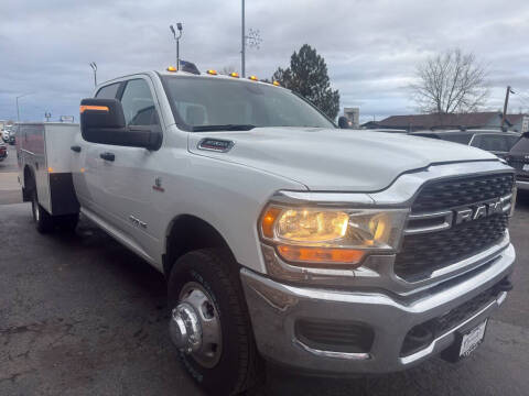 2024 RAM 3500 SLT