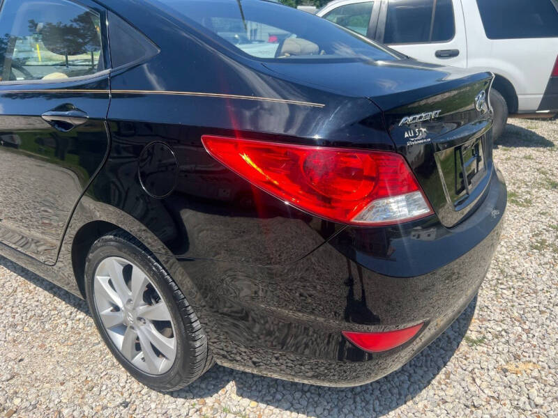 2012 Hyundai Accent GLS
