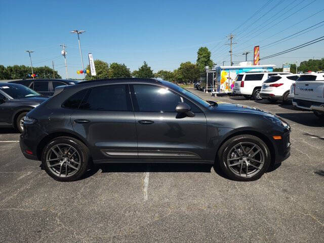 2025 Porsche Macan T