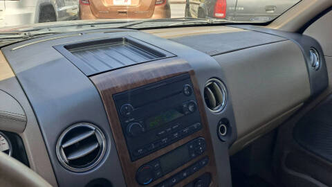 2004 Ford F-150 Lariat