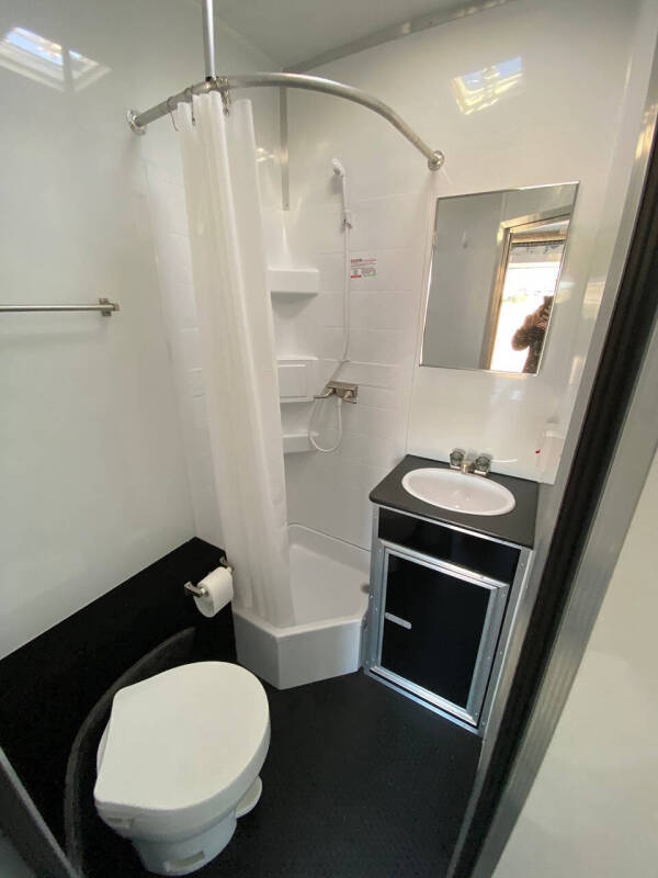 2023 Vintage Trailer  OL826-PS BATH