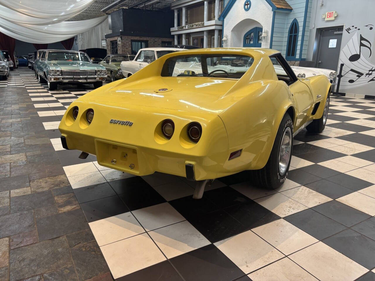 1975 Chevrolet Corvette 9