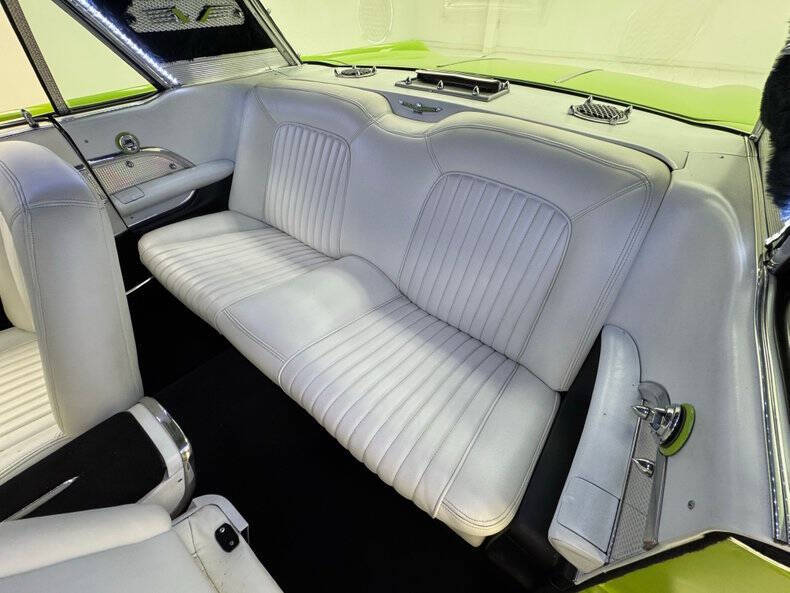 1962 Ford Thunderbird