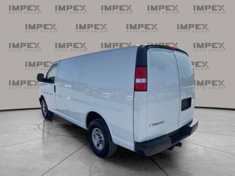 2023 Chevrolet Express 2500