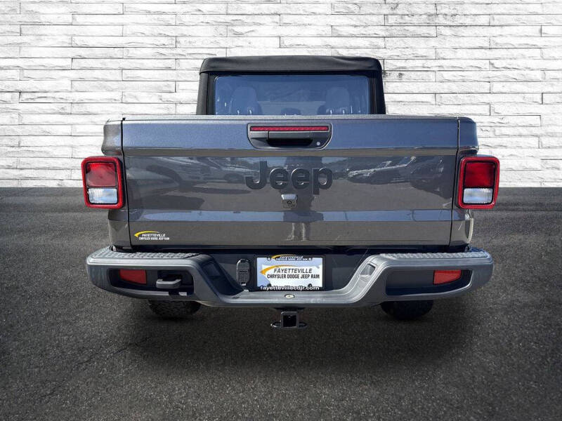 2024 Jeep Gladiator Sport