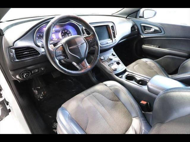 2015 CHRYSLER 200 Sedan - $9,850