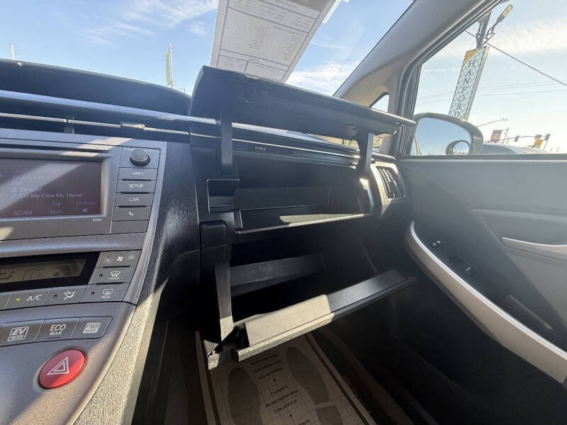2015 Toyota Prius Three