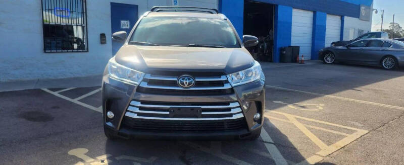 2017 Toyota Highlander XLE photo 6