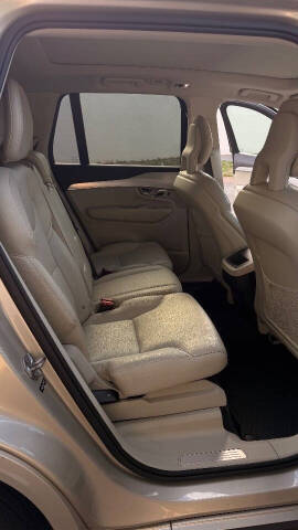 2016 Volvo XC90 T5 Momentum