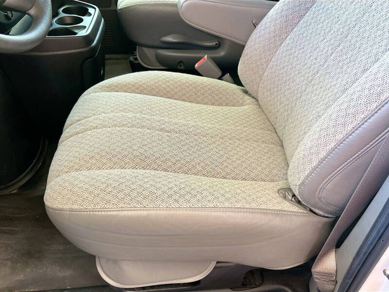 2022 Chevrolet Express LS 2500