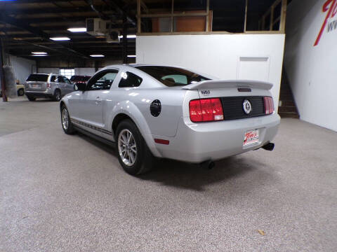 2005 Ford Mustang V6 Deluxe