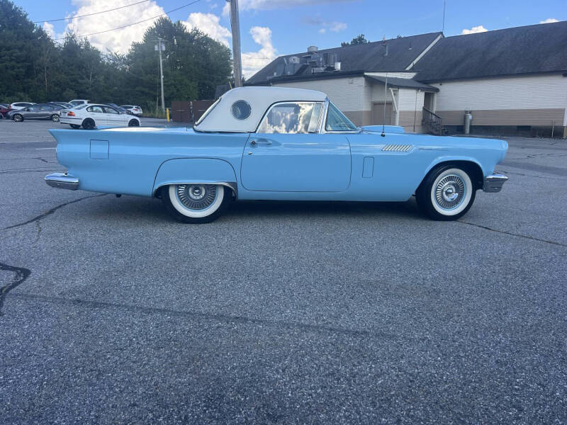 1957 Ford Thunderbird