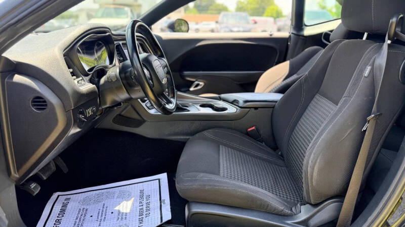 2020 Dodge Challenger SXT
