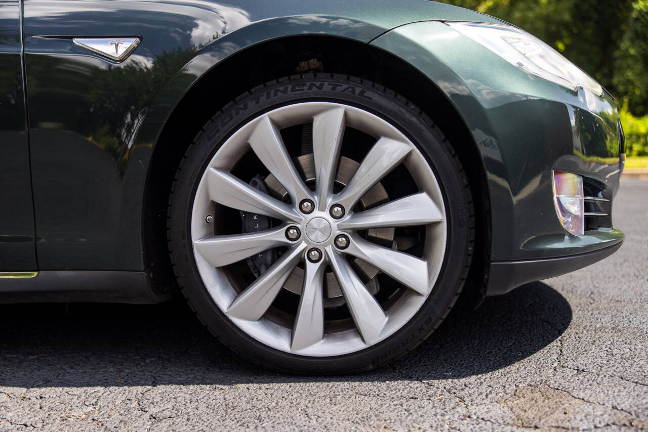 2014 Tesla Model S 29
