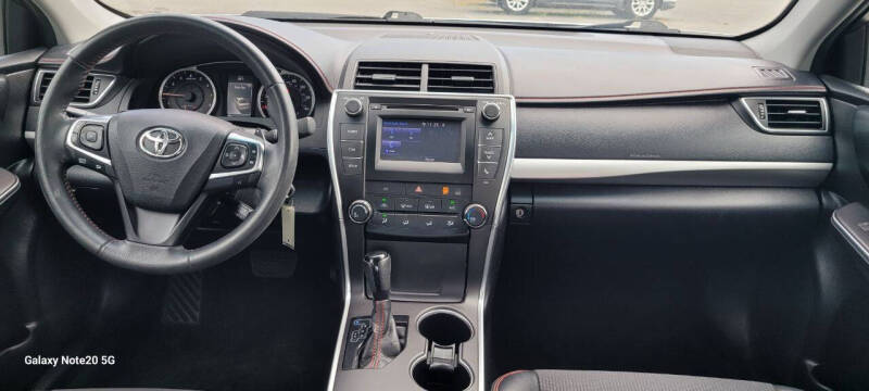 2016 Toyota Camry SE