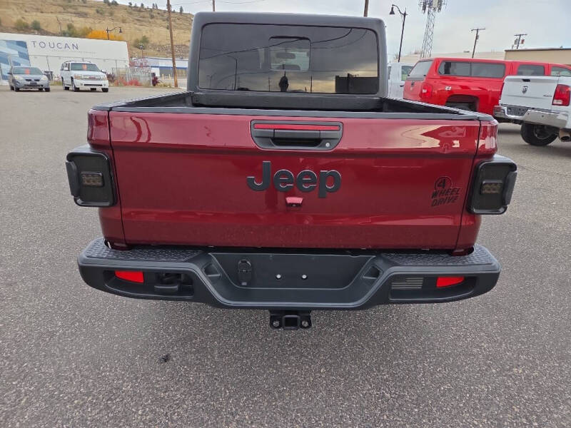 2021 Jeep Gladiator Willys Sport