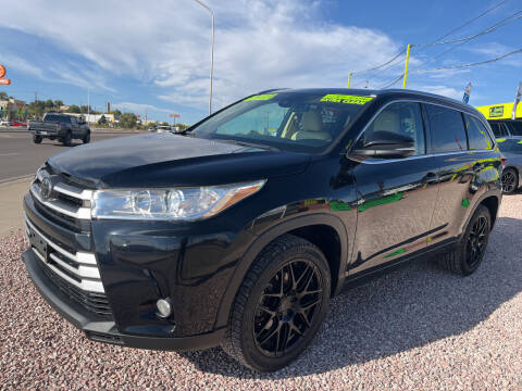 2017 Toyota Highlander for sale at 1st Quality Motors LLC in Gallup NM