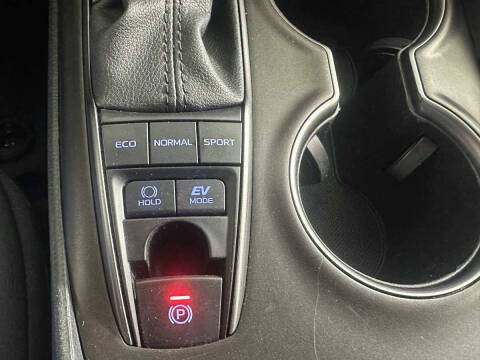 2022 Toyota Camry Hybrid