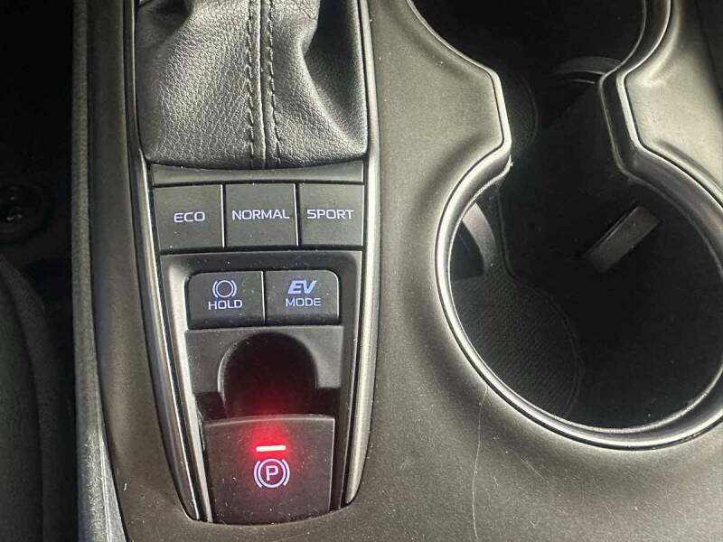 2022 Toyota Camry Hybrid