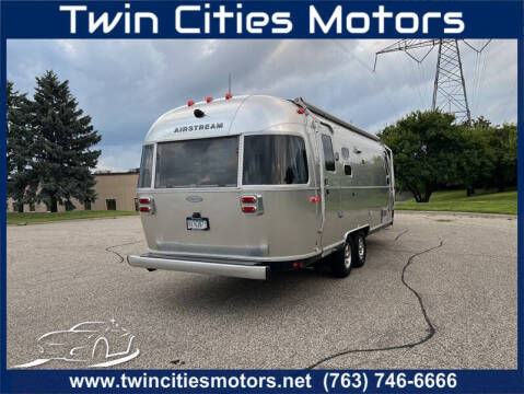 2017 Airstream Flying Cloud 25FB