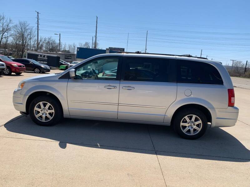 2009 Chrysler Town and Country for sale at Elite Auto Plaza in Springfield IL