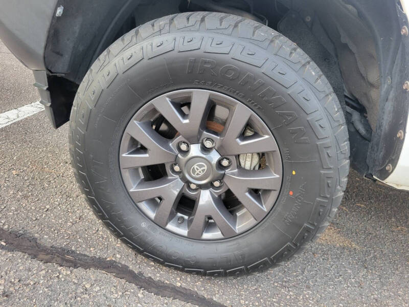 2017 Toyota Tacoma SR