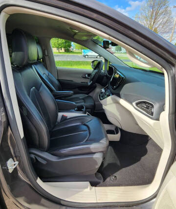 2023 Chrysler Pacifica Touring L