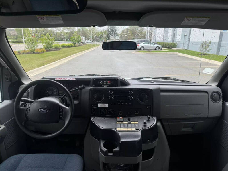 2011 Ford E-Series E-450 SD