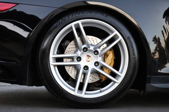 2017 Porsche 911 Carrera 4