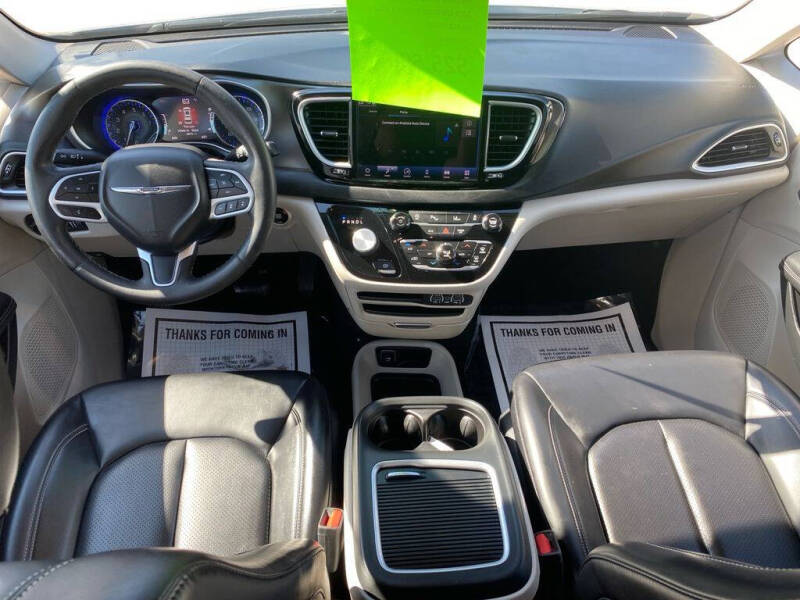2023 Chrysler Pacifica Touring L