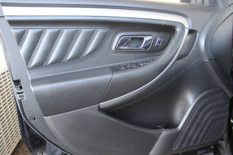 2017 Ford Taurus SEL