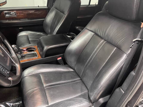 2016 Lincoln Navigator Select