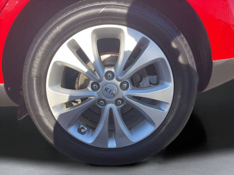 2016 Kia Soul +