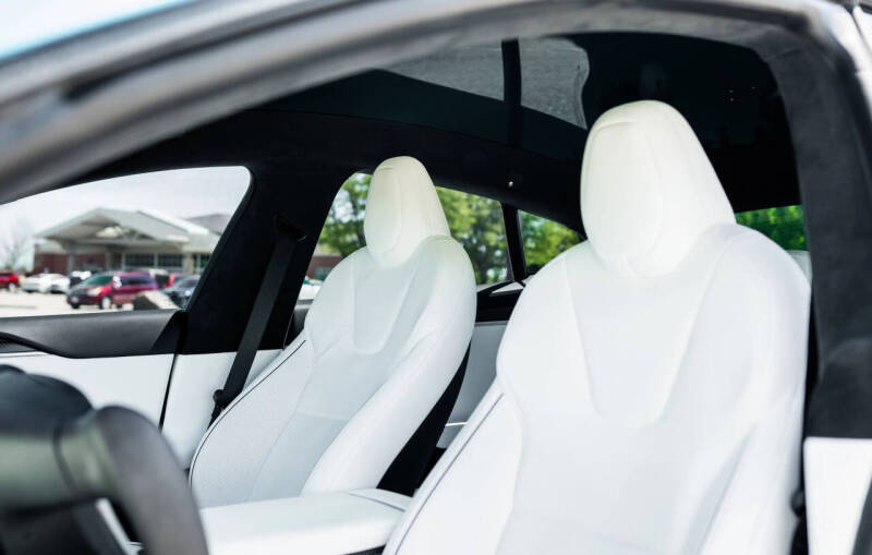 2022 Tesla Model S Plaid
