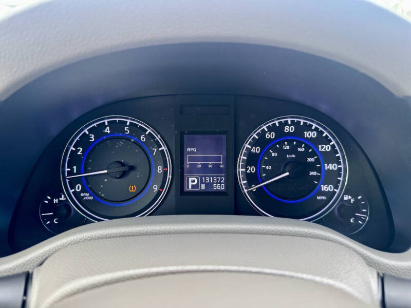 2011 Infiniti G37 Sedan x