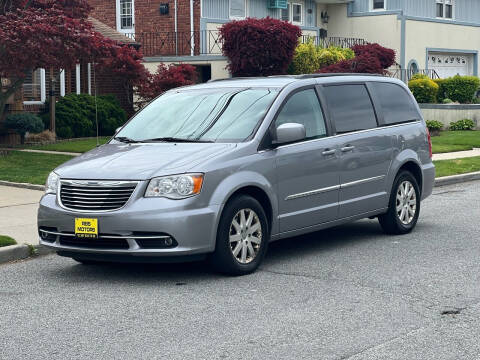 2014 Chrysler Town and Country for sale at Reis Motors LLC in Lawrence NY