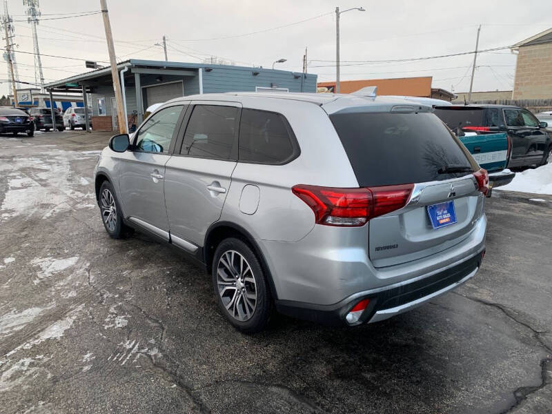 2018 Mitsubishi Outlander ES