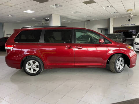 2012 Toyota Sienna LE 8-Passenger