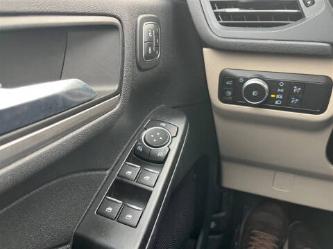 2022 Ford Escape Plug-In Hybrid Titanium