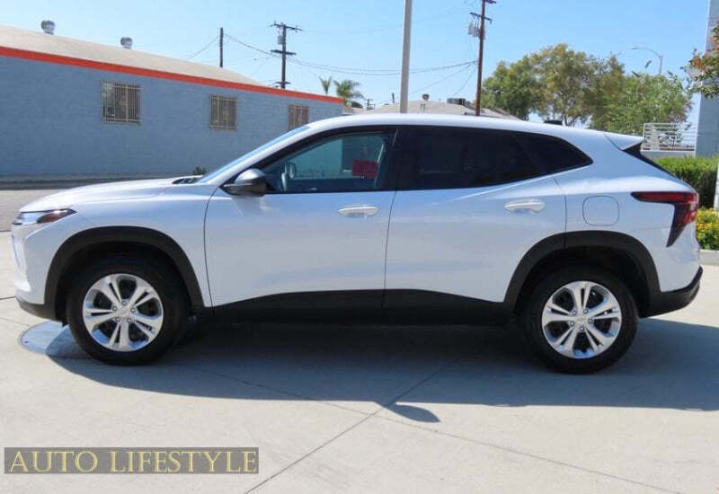 2025 Chevrolet Trax LS