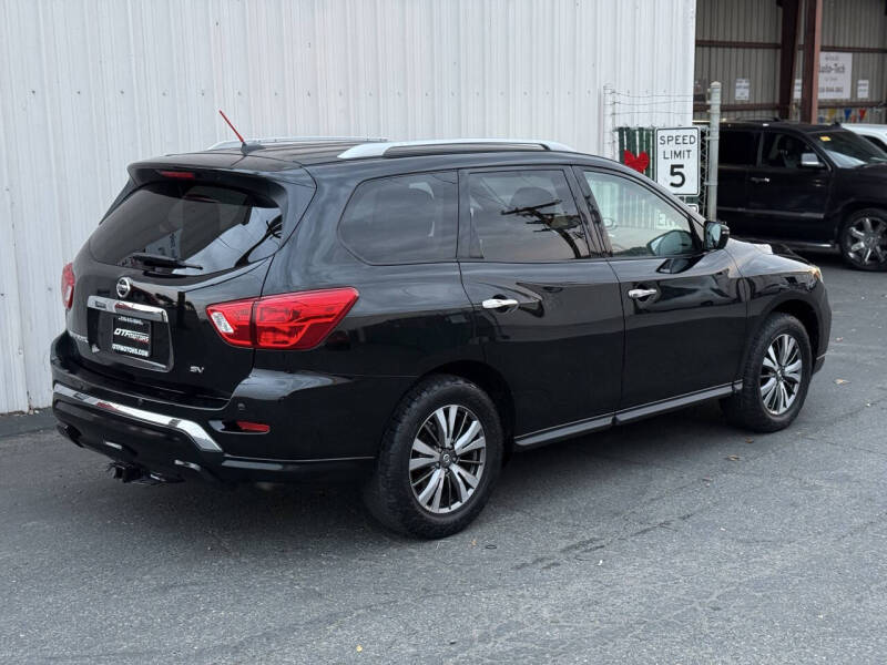 2018 Nissan Pathfinder SV