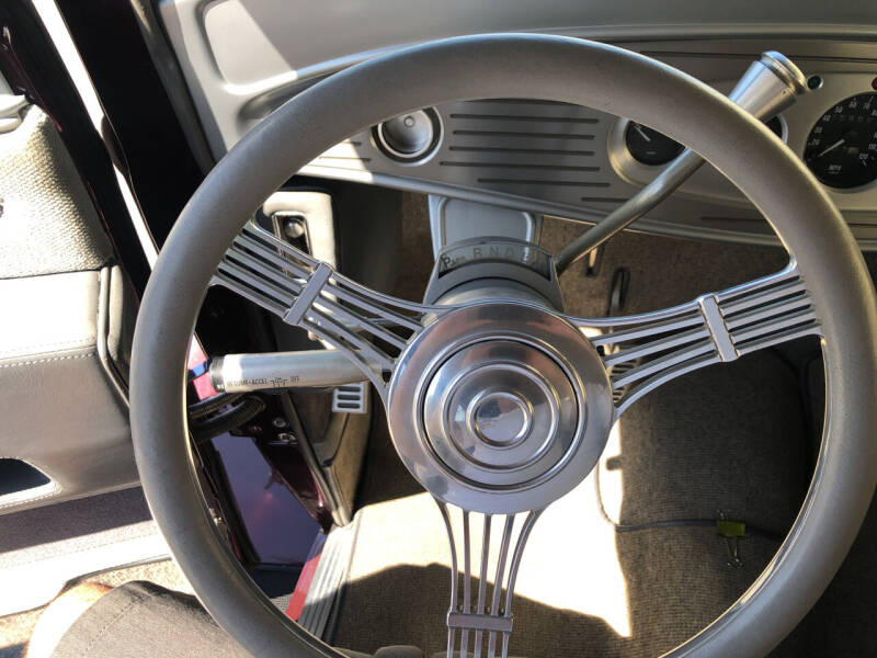 1932 Ford 2 Door Sedan