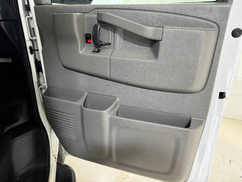 2017 GMC Savana 2500