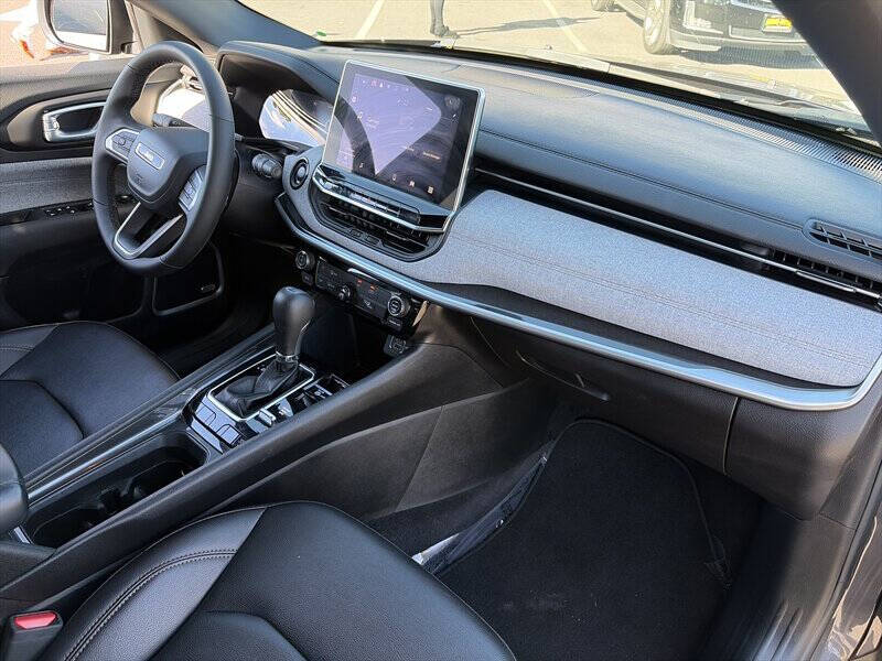 2024 Jeep Compass Latitude Lux